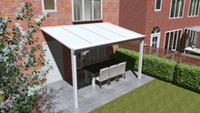 Afbeelding in Gallery-weergave laden, Klassieke veranda in wit structuur maatvoering 4.06m x 3.0m met 2 staanders en opaal polycarbonaat dak
